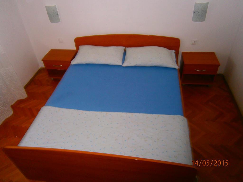 Apartments Tri Palme Baška Voda Chambre photo