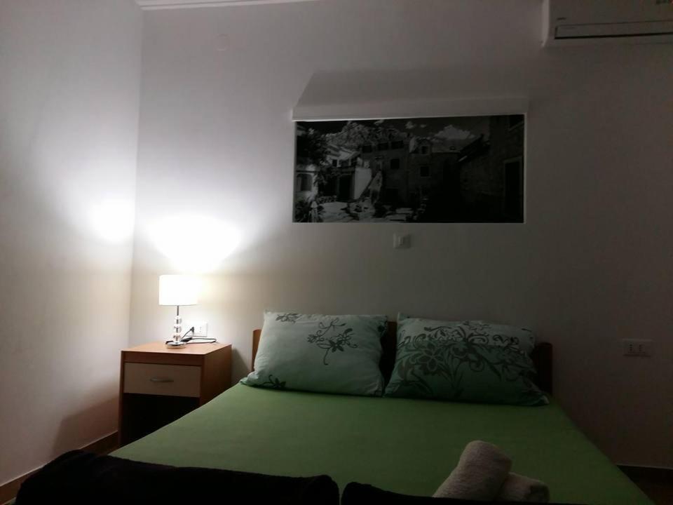 Apartments Tri Palme Baška Voda Extérieur photo